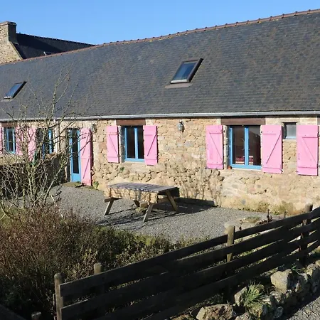 Les Gites Aux Volets Roses Landunvez Exterior photo