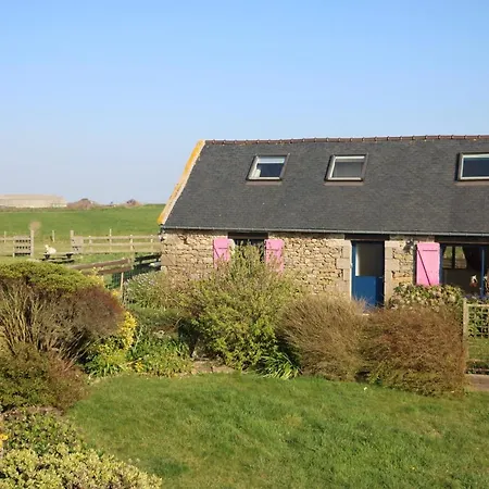 Les Gites Aux Volets Roses Landunvez Exterior photo