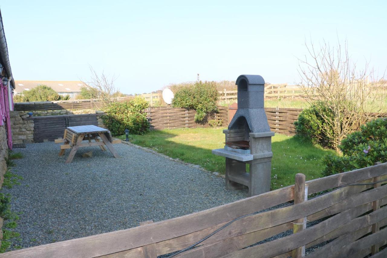 Les Aux Volets Roses Holiday home